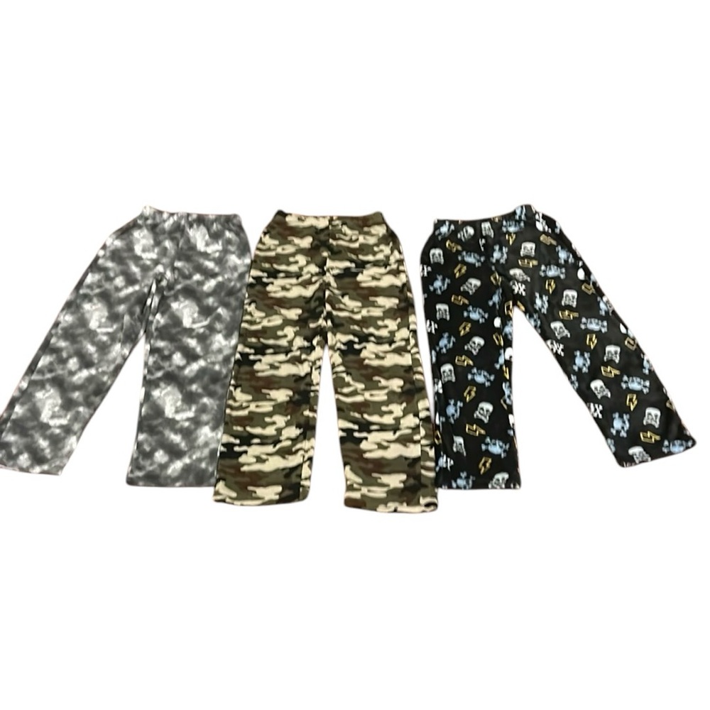 Wonder Nation 3 pajama pants bundle. Gray and black size kids 10-12L, Camo XL